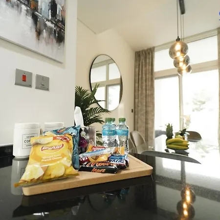 Aws Holiday Homes - Elegant Townhouse With Garden Dubai Esterno foto